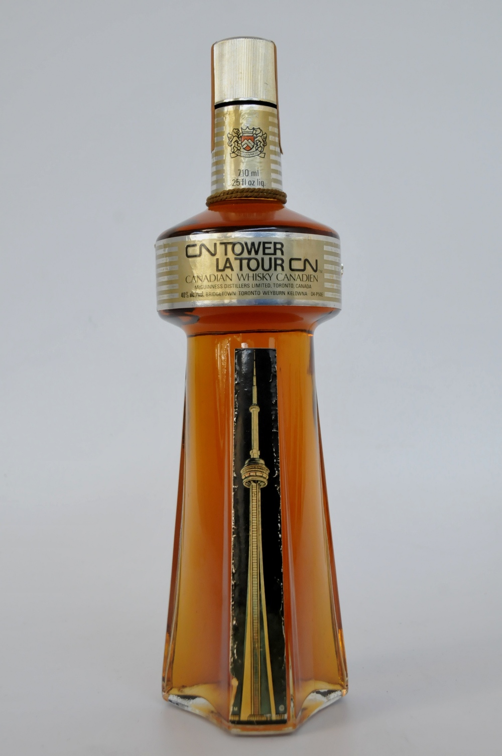 CN TOWER COMMEMORATIVE CANADIAN WHISKY
1 bottle Canadian Whisky bottled by McGuinness Distillers