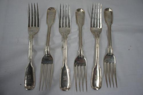 Set of six Victorian silver fiddle and thread pattern dessert forks. London 1851. 11 ozt. Maker: `