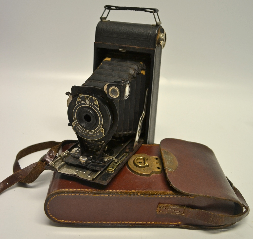 A Vintage Voigtlander box camera with dark plate accessories in a leather case. A Bentzin Prima flex