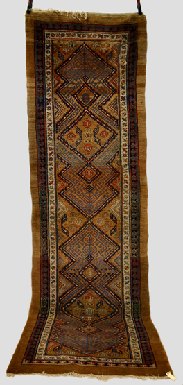 Good Sarab runner, north west Persia, early 20th century, 11ft. 9in. x 3ft. 7in. 3.58m. x 1.09m.