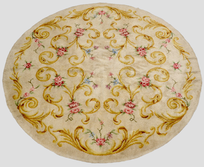 Oval Savonnerie carpet, France, early 20th century, 10ft. 4in. x 11ft. 1in. 3.15m. x 3.38m. Very