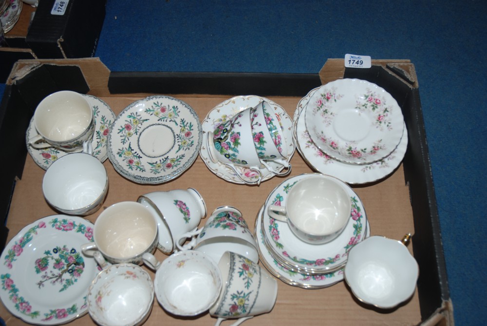 A quantity of pretty floral Tea Cups and saucers incl. Royal Albert etc