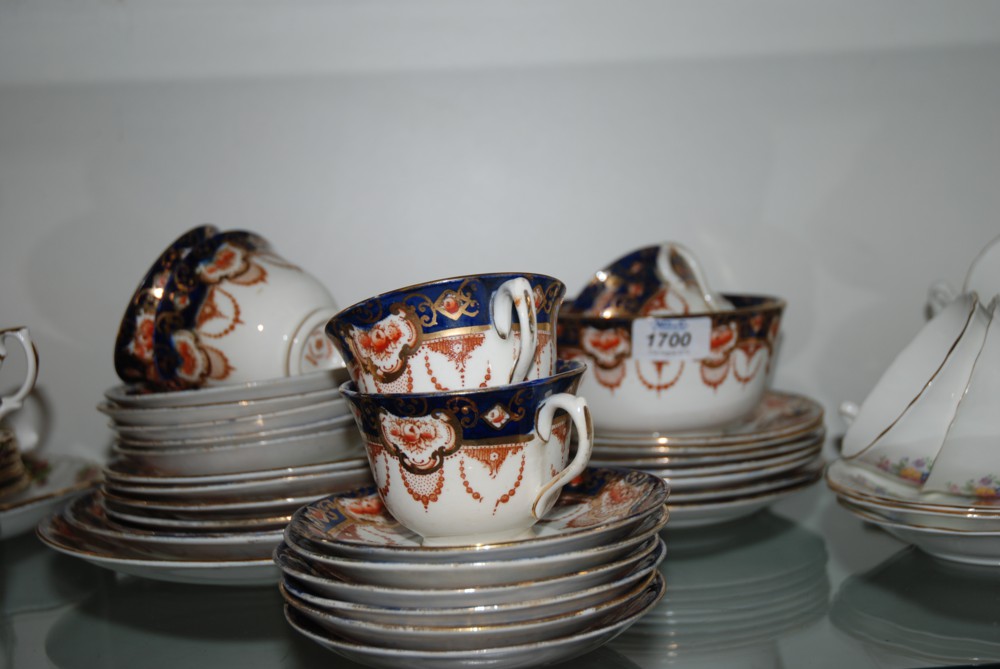 A Royal Albert Teaset incl. six Cups and eleven saucers, twelve tea Plates, two Bread and Butter