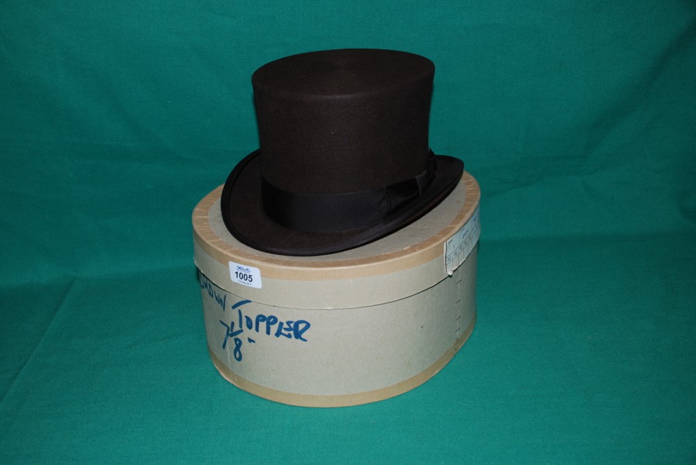 A brown Top Hat by Christy's, London, boxed, size 7 1/8