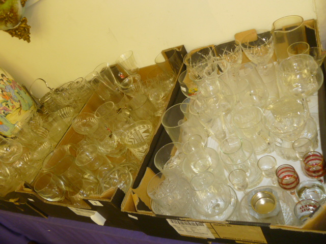 A LARGE QUANTITY OF ASSORTED GLASSWARE