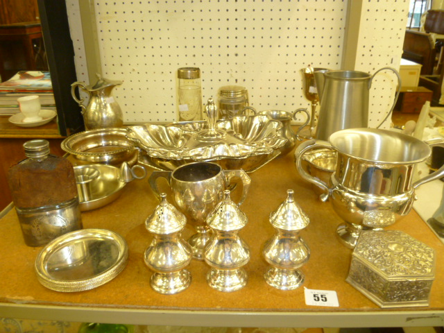 A COLLECTION OF METALWARE