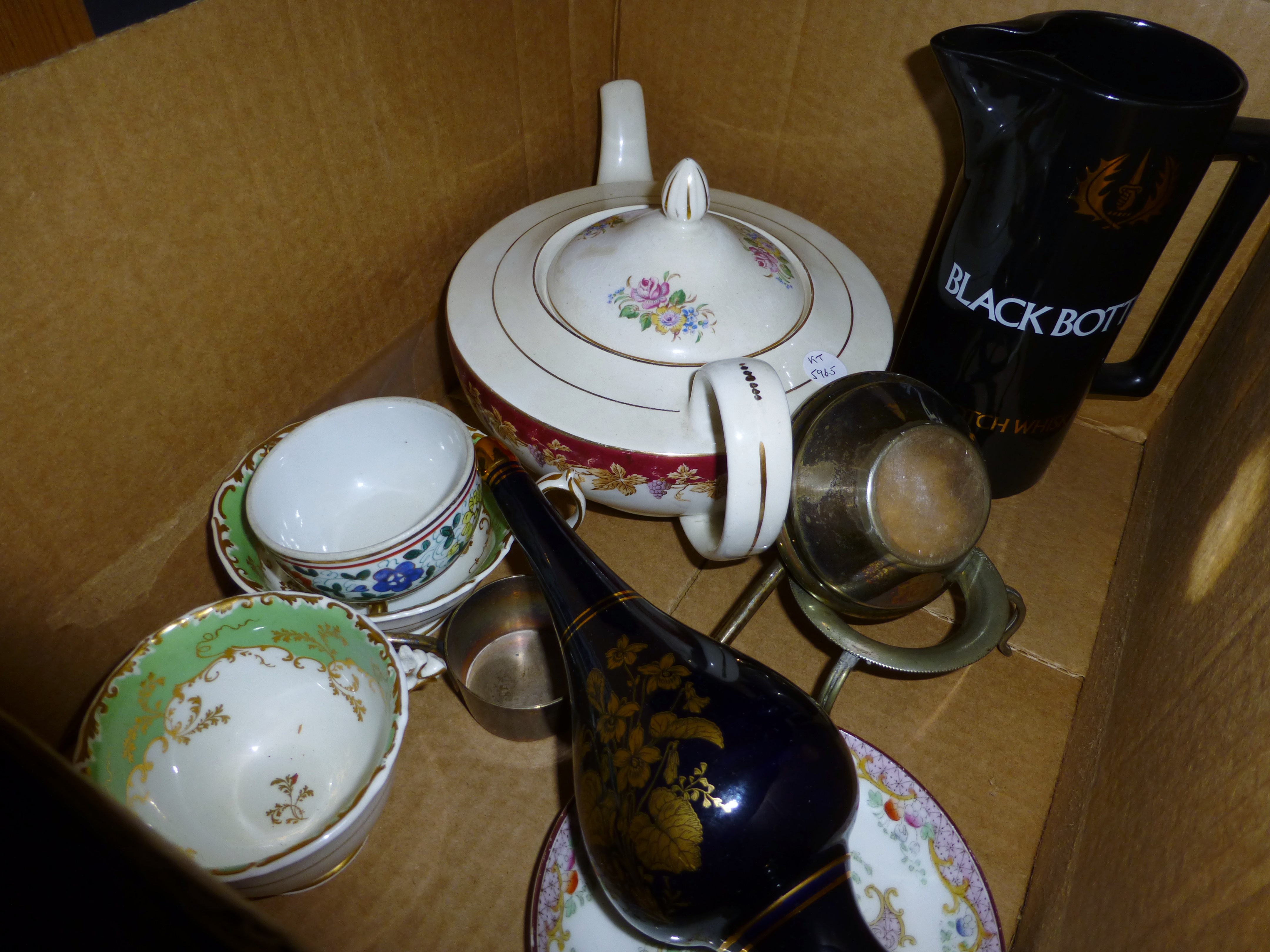 Box of mixed ceramics