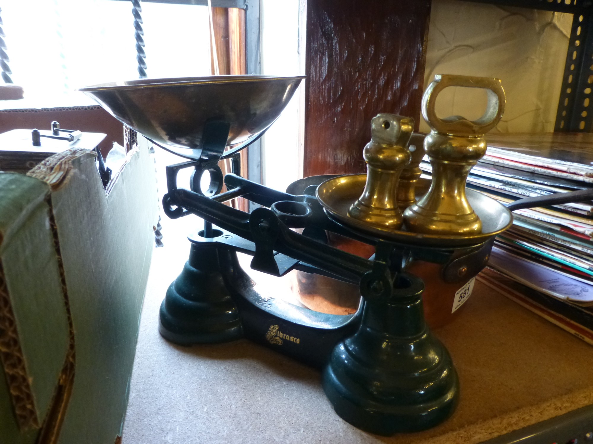 Set of Librasco kitchen scales with brass weights