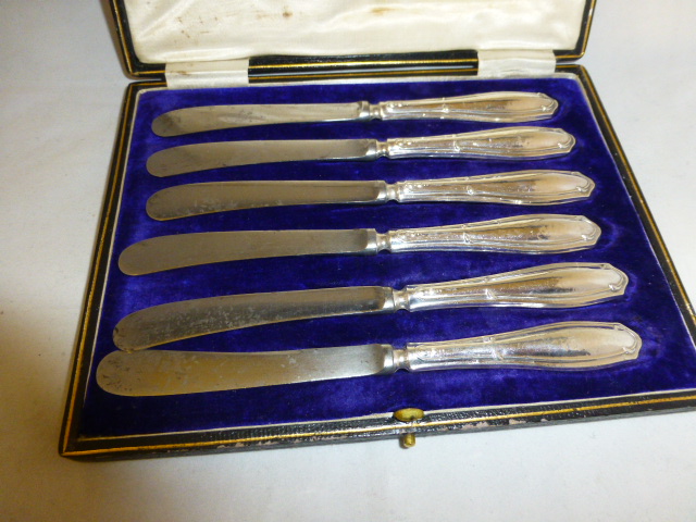 Cased set of six hallmarked silver handled butter knives