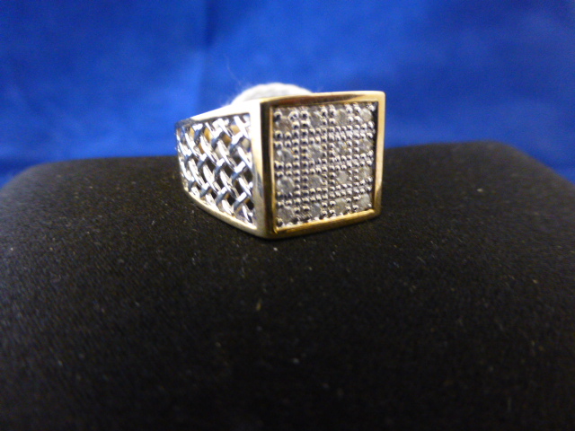 9ct gold diamond set signet ring AS4