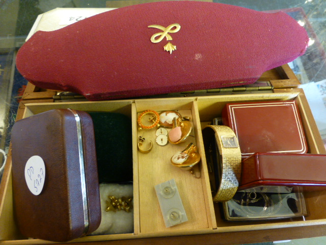 Jewellery box and contents