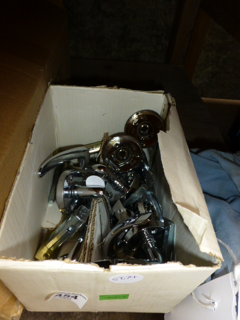 Box of door handles