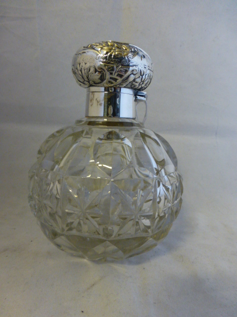 Silver topped glass perfume bottle, Birmingham 1902