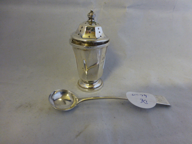 Hallmarked silver pepperette and a Georgian silver condiment spoon, 42g