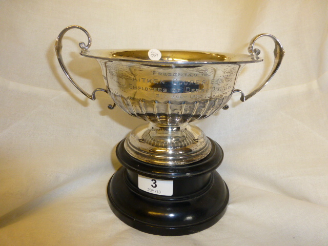 Hallmarked silver twin handled rose bowl and stand, Sheffield 1919, 370g