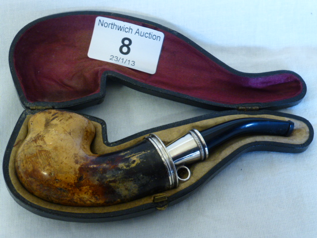 Cased meerschaum pipe