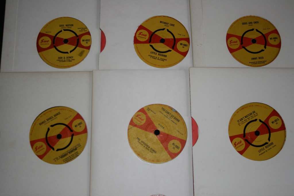 UK SUE RECORDS - 6 X 7" singles to include Don & Dewey - Soul Motion (WI-4032), Little Richard -