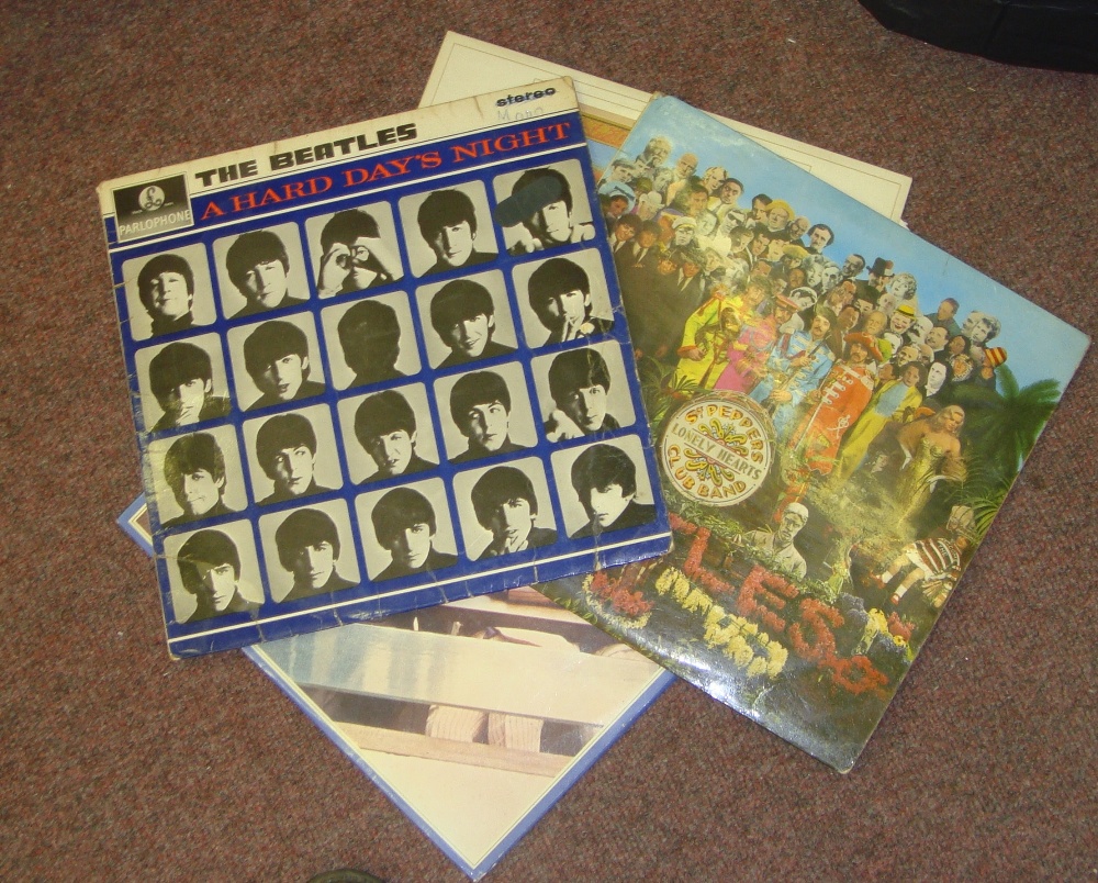 Beatles records including Sgt. Peppers gatefold with cut out insert, PCS7027 on Parlophone (the