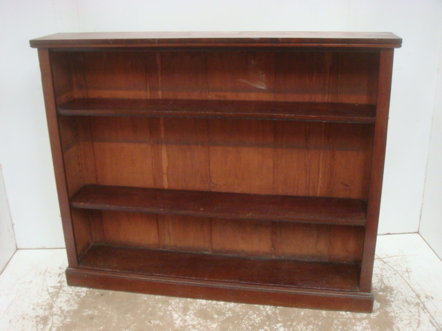 Victorian Mahogany Open Bookcase with Two Adjustable Shelves