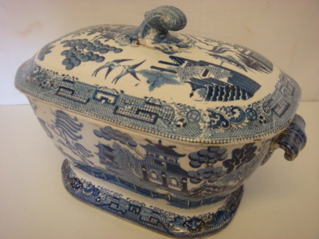 Blue & White Willow Pattern Soup Tureen