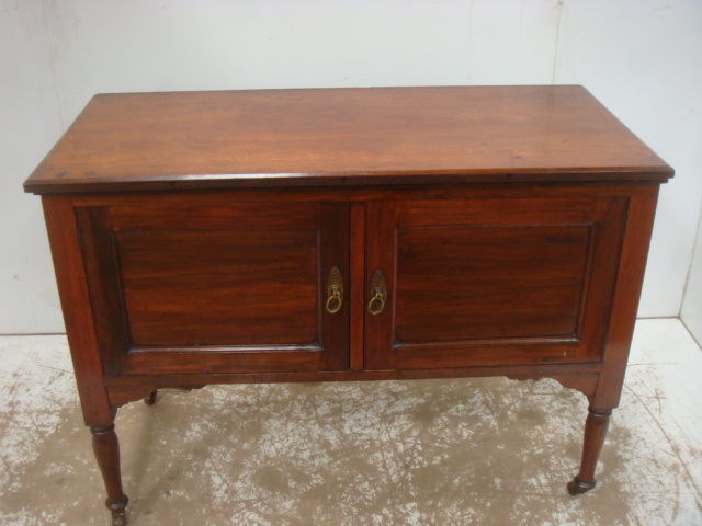 Late Victorian Mahogany Two Door Wash Stand