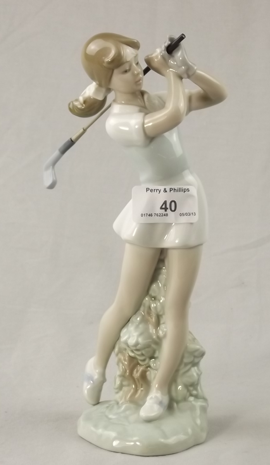 9" Nao Figure of a Girl Golfer