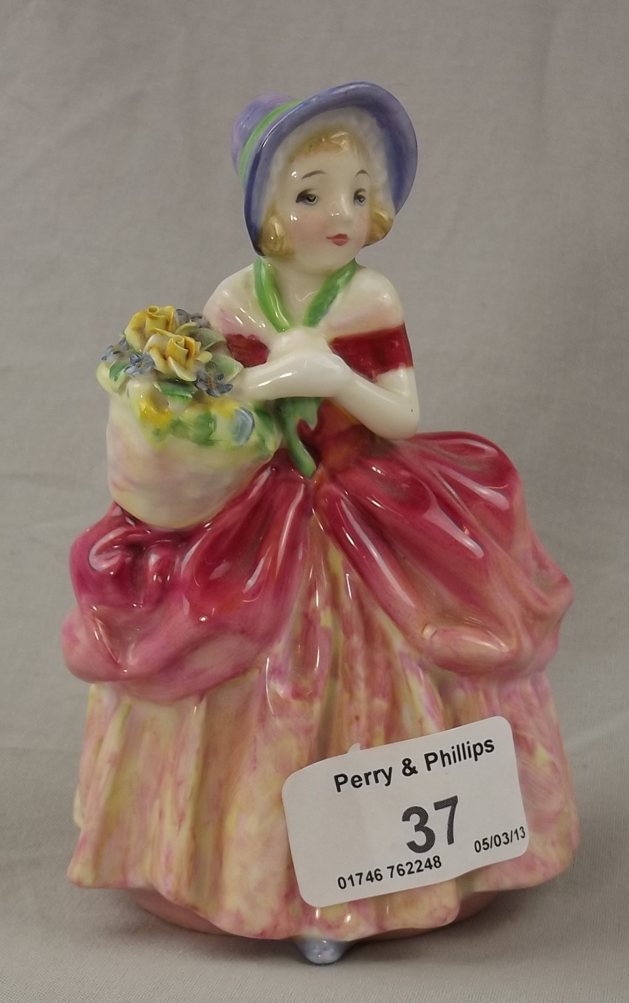 Royal Doulton Figure "Cissie" HM1809