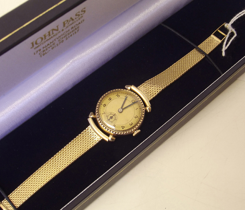 Lady`s 9ct gold bracelet watch, Edinburgh, 1946. Condition report: see terms and conditions.