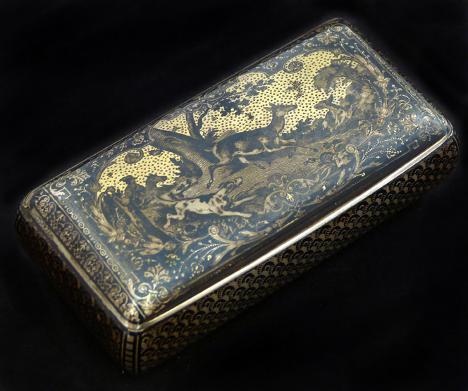 French niello silver snuff box, circa 1860, decorated on the scale ground with a deer hunt, gilt