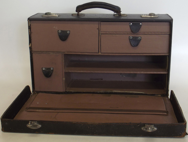 Doctors travelling case / chest and contents.