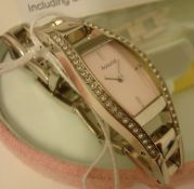 Modern Ladies Accurist stainless steel quartz analogue wristwatch with original box