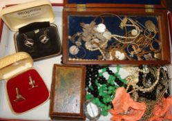 Collection of various costume and other jewellery including gold and objects, some silver, 3d