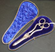 Boxed set of silver grape scissors