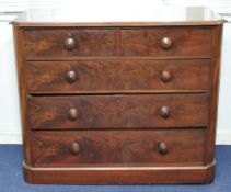Victorian mahogany chest of drawers, 121cm wide
