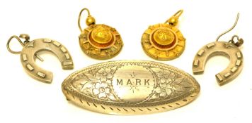 Pair of silver effect earrings, silver horseshoe earrings etc (5)