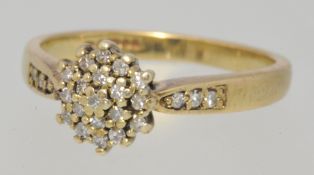 9ct gold diamond cluster ring, size L