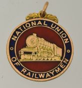 Union of Railway Men a 9ct gold and enamelled medal with inscription dated 1922, approximately 10.
