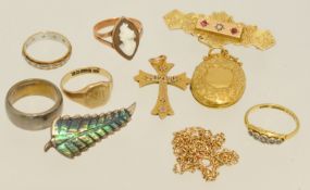 Three various 9ct gold rings, 9ct gold Mizpah cross and a 9ct gold brooch set with two rubies and