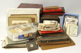 A collection of various photograph albums also a quantity of assorted family photographs