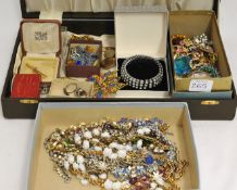A quantity of various costume jewellery.