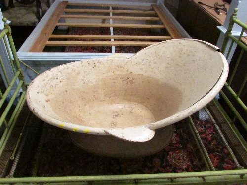 Victorian cream painted slipper bath