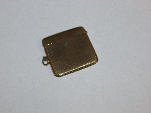 9ct engine turned gold vesta, 30.2g