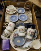 A collection of pottery to include plates, commemorative mugs, Wedgwood Jasperware, boxed set of