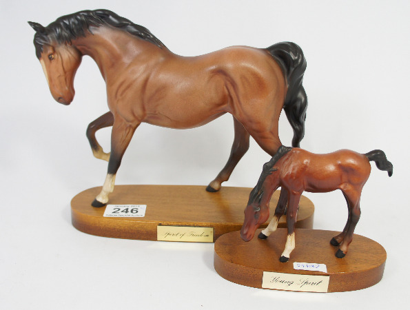 Beswick Spirit of Freedom 2689 and Young Spirit 2839 both on Wooden Plinth (2)