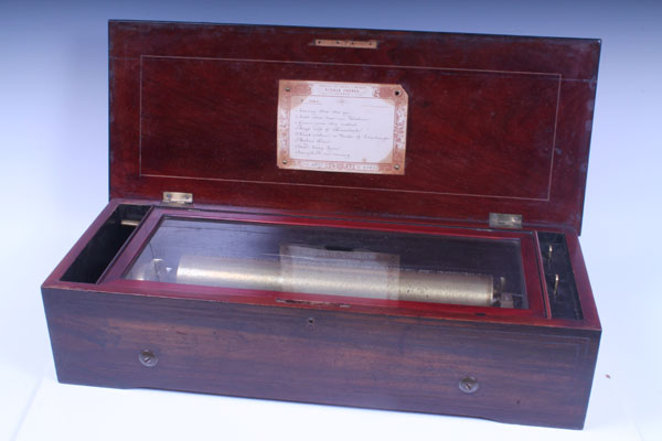 Good quality late nineteenth century music box by Nicholl Freres with eight airs, frame and comb