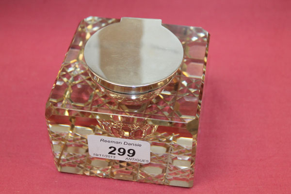 George V silver mounted cut glass inkwell of square form, with canted borders and hobnail cut