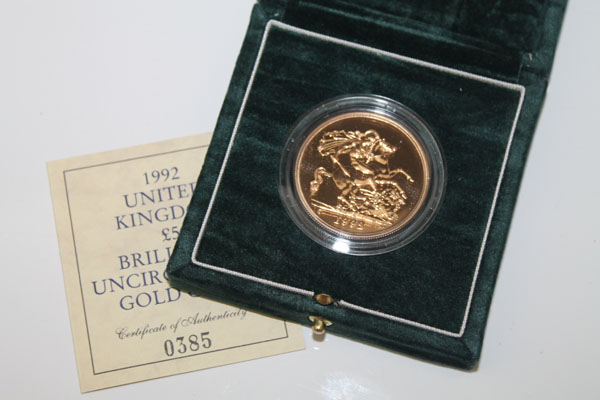 Great Britain - Elizabeth II, gold proof five pounds - 1992, with certificate No 0385, in green