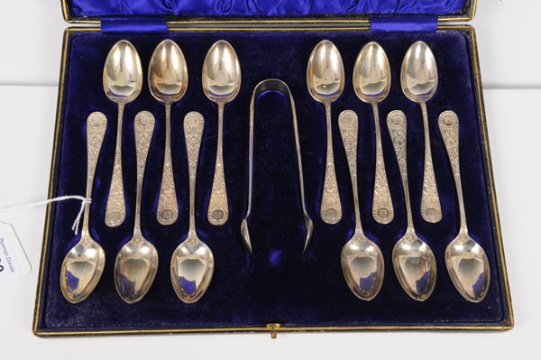 Edwardian set of twelve teaspoons with decorative stems and engraved initials with matching pair