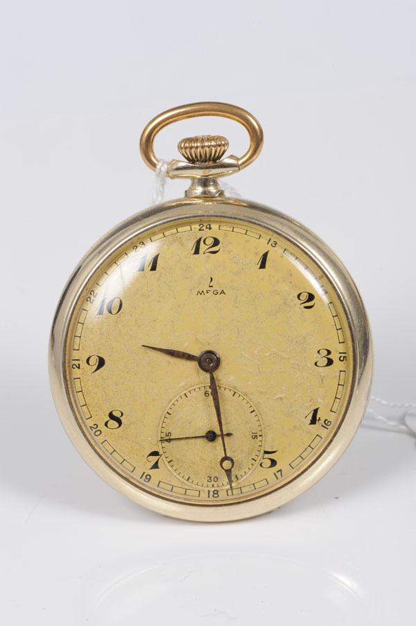 Omega pocket watch with button-wind movement, gold coloured dial with subsidiary seconds, in gold