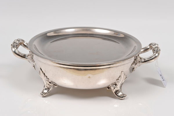 Regency period Old Sheffield Plate warmer base of circular form, with reeded and acanthus leaf